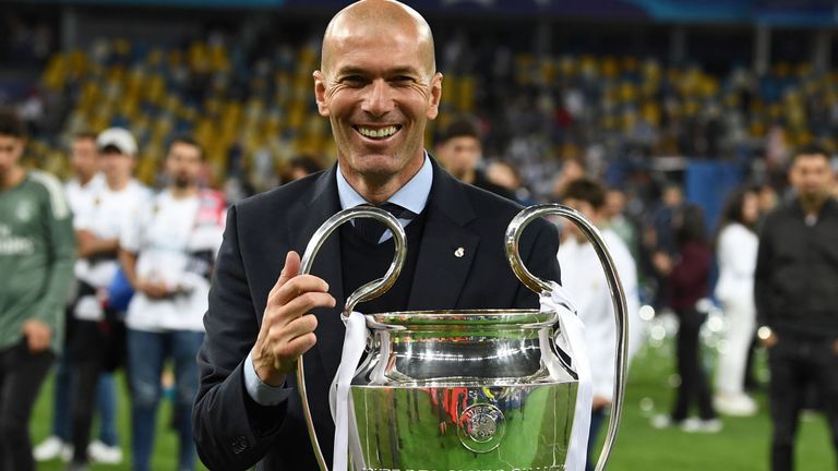 Zinedine Zidane vô địch cúp C1 3 lần liên tiếp