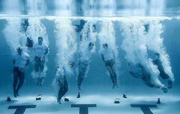 Bài học chống chết chìm drown-proofing và thành công từ nghịch lý của SEAL