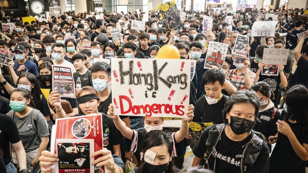 biểu tình leo thang ở Hong Kong