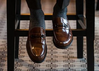 Giày loafer đi tất gì