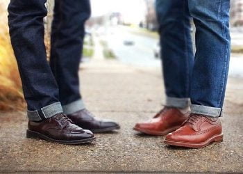 Cách phối giày với quần jeans nam chuẩn phong cách