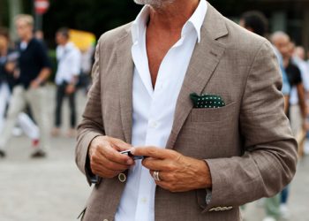 Cách thả cúc cổ áo sơ mi nam đẹp và phóng khoáng