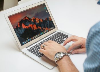 Có nên mua Macbook Air không?