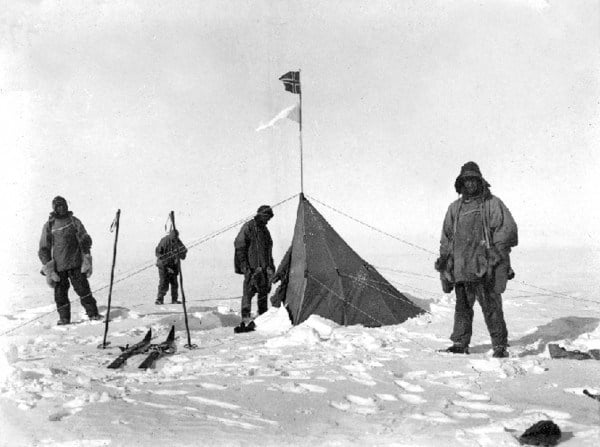 roald-amundsen-gabardine-burberry-1910-1912