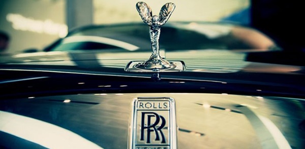 Bí ẩn ý nghĩa logo “Spirit of Ecstasy” của hãng xe Rolls-Royce đình đám