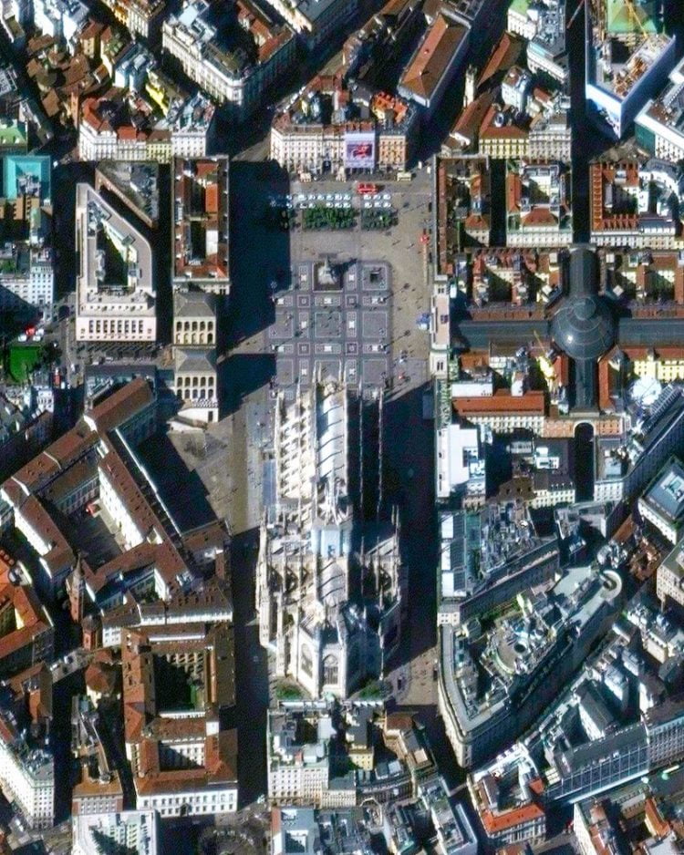 Quảng trường Piazza del Duomo (Milan, Italy)