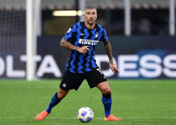 Inter Milan và yếu huyệt hành lang trái