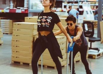 Phải làm gì khi người yêu kiếm được nhiều tiền hơn bạn