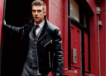 mac ao khoac da lich su