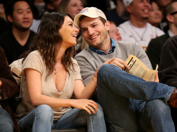 Mila Kunis và Ashton Kutcher