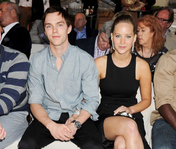 Nicholas Hoult và Jennifer Lawrence