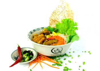 Người Quảng đi ăn mì Quảng