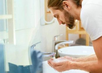 chăm sóc da mùa hè nam