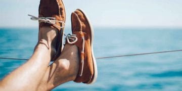 những đôi giày nam nên có vào mùa hè