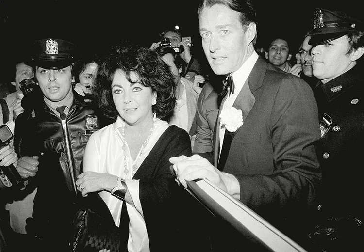 Halston và Elizabeth Taylor