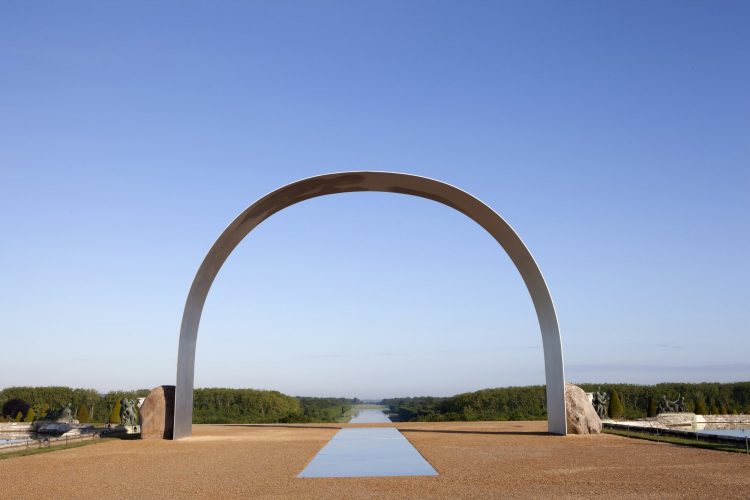 Lee Ufan, Relatum - The Arch of Versailles, 2014