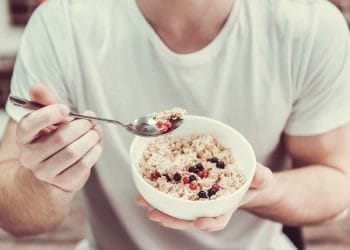 Ăn gì để không bị mụn