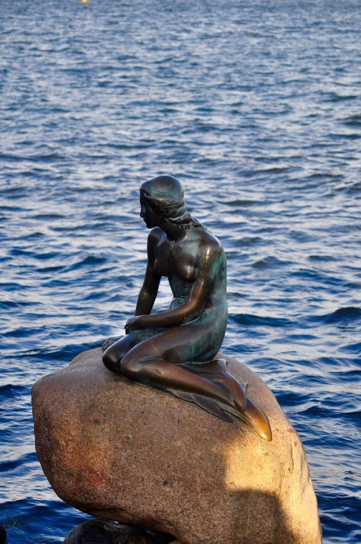 Tượng nàng tiên cá ở Copenhagen