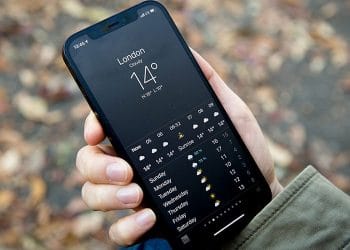 Ứng dụng thời tiết trên iPhone không hiển thị số 69