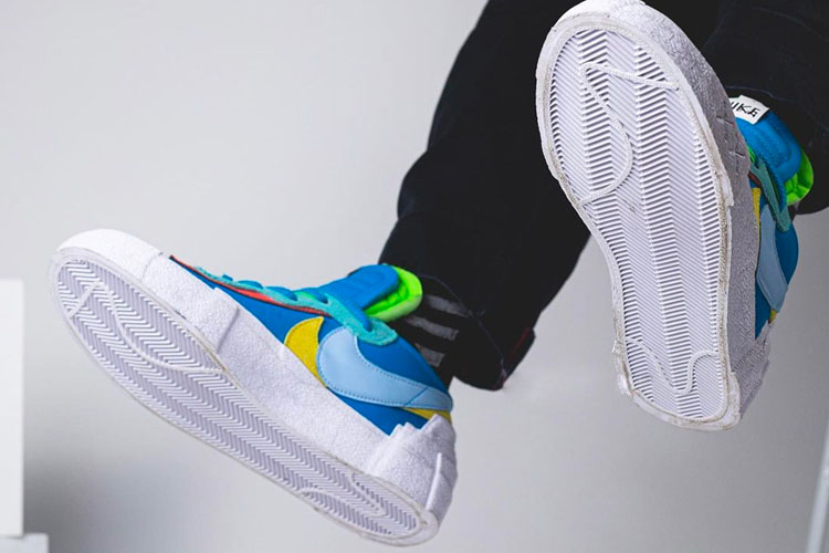 giày sneakers KAWS x sacai Nike Blazer Low
