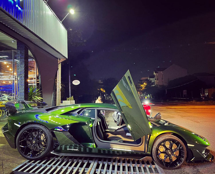 Lamborghini Aventador SVJ màu xanh Verde Ermes về Việt Nam