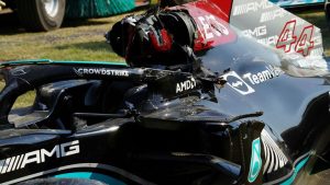 Halo cứu Lewis Hamilton khỏi tai nạn nguy hiểm ở Italian GP