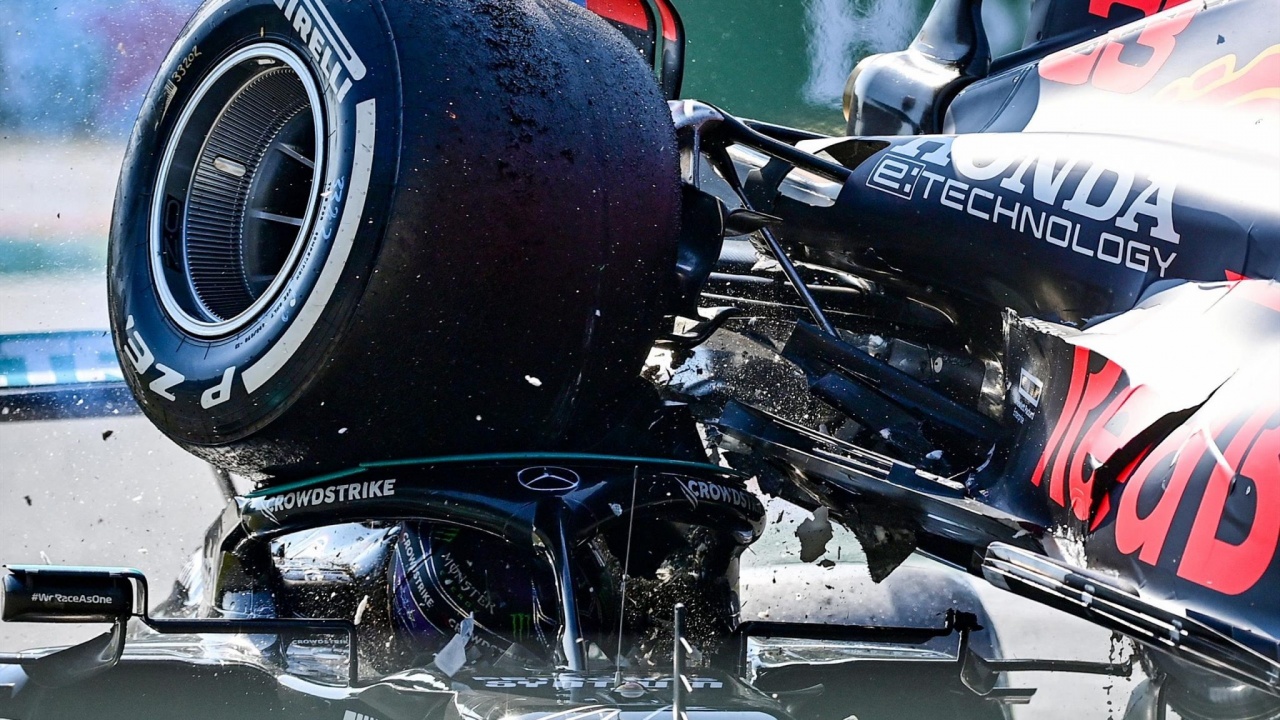 Halo cứu Lewis Hamilton khỏi tai nạn nguy hiểm ở Italian GP