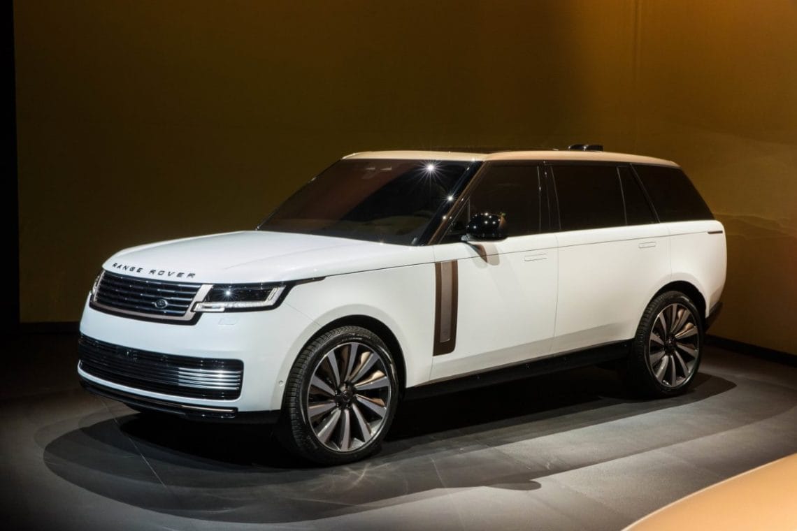 Range Rover thế hệ mới ra mắt toàn cầu với thiết kế tiên phong
