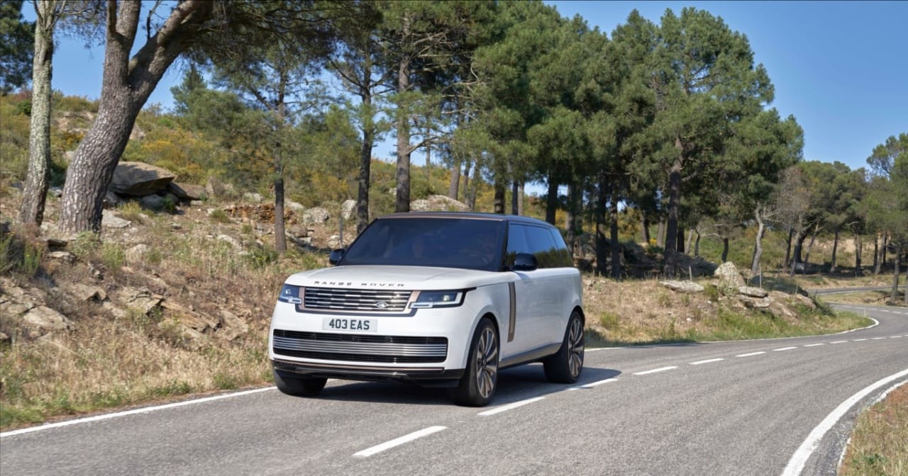 Range Rover thế hệ mới ra mắt toàn cầu với thiết kế tiên phong