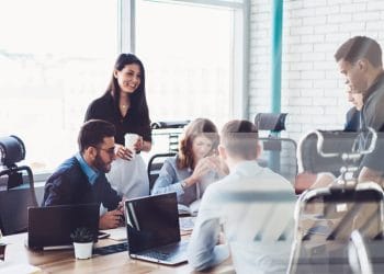 có phải về muộn khi đi làm