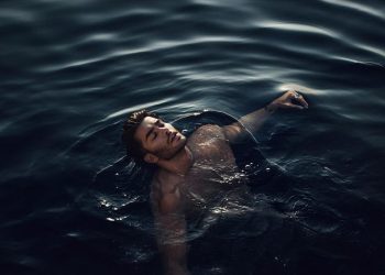 Hãy đắp ngọn núi của đời mình dù chỉ là bằng từng muỗng đất