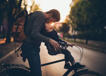 sự khác nhau giữa cha mẹ việt và cha mẹ mỹ