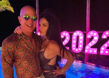 Jeff Bezos outfit price