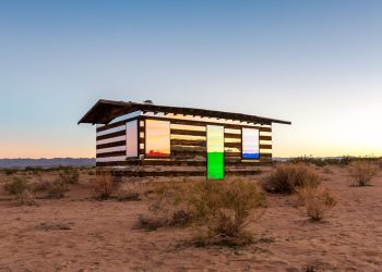 Lucid Stead - Nhà gương trong suốt giữa sa mạc ở Mỹ