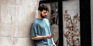 phối đồ với áo thun oversize nam