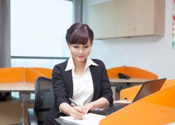 Trợ lý giám đốc