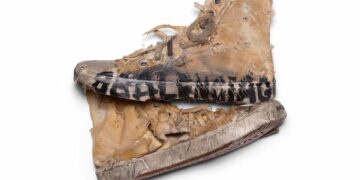 Balenciaga Pari Sneaker