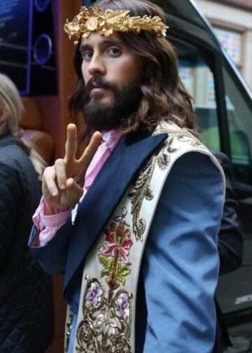 Hình tượng chúa Jesus trong thời trang