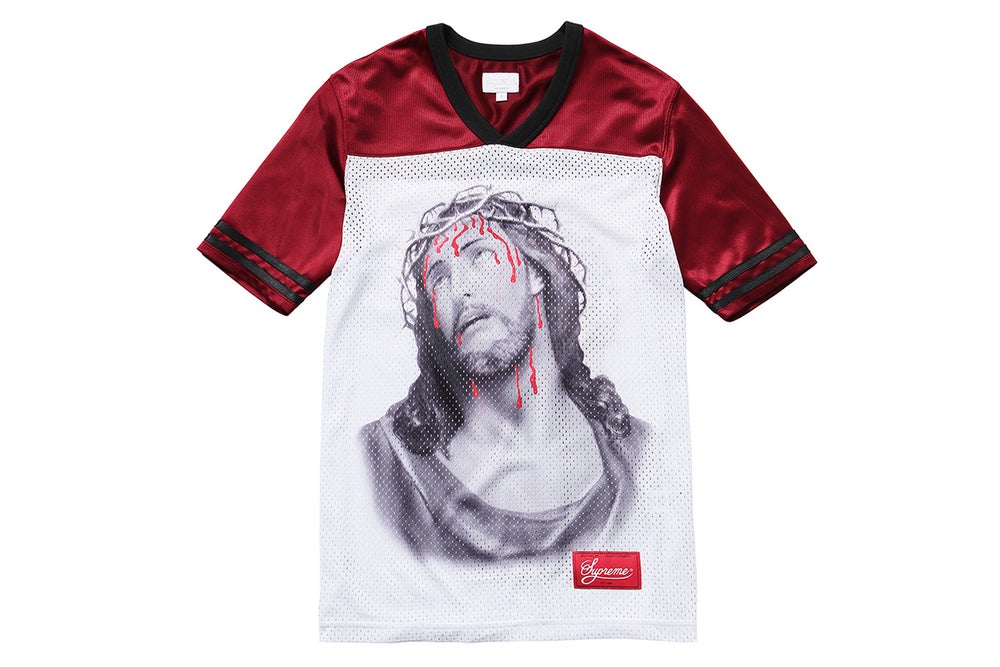 Hình tượng chúa Jesus trong thời trang 