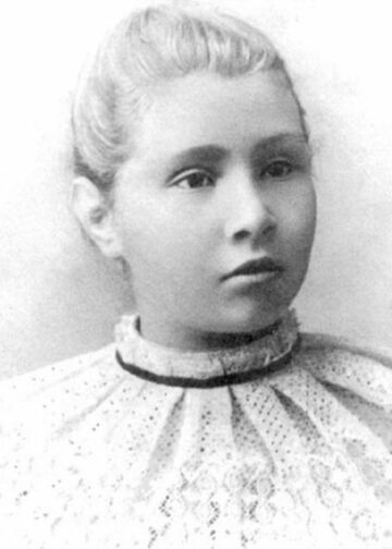 Nadezhda Obukhova childhood