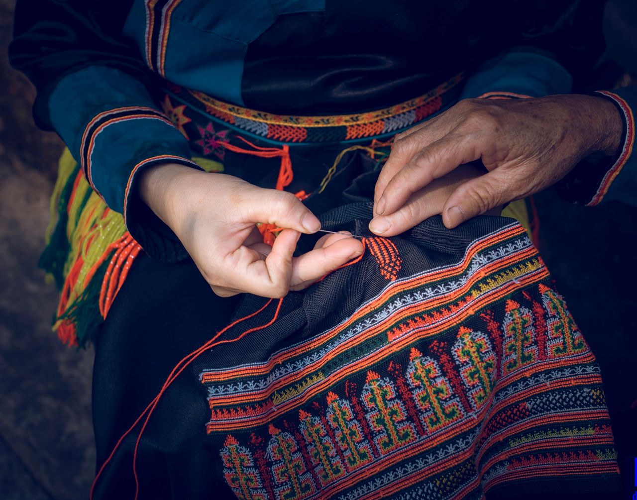 Thổ cẩm truyền thống