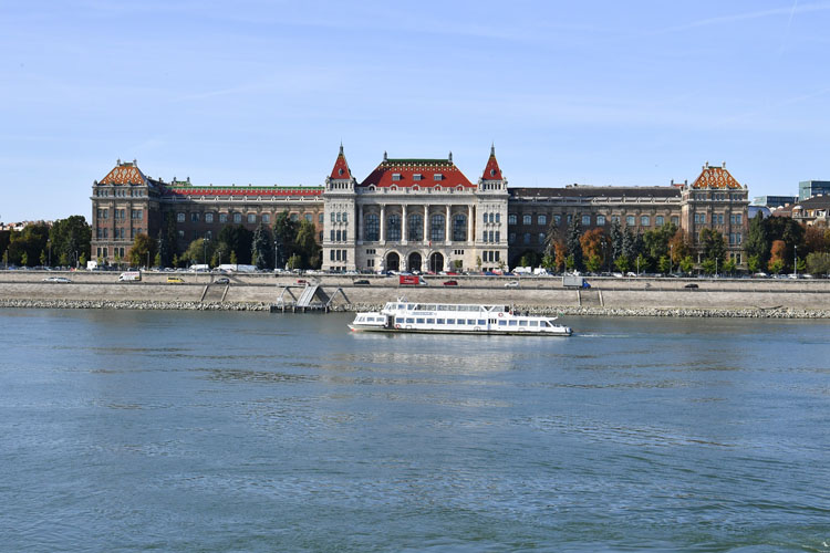 Đại học Kinh tế và Công nghệ Budapest