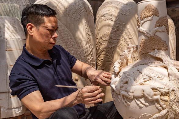 Nghệ nhân gốm Việt Nam đầu tiên đạt kỷ lục thế giới
