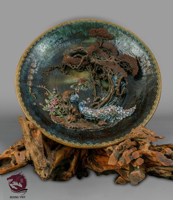 Tác phẩm đĩa gốm đắp nổi chạm khắc lớn nhất thế giới có tên Phú quý mãn đường