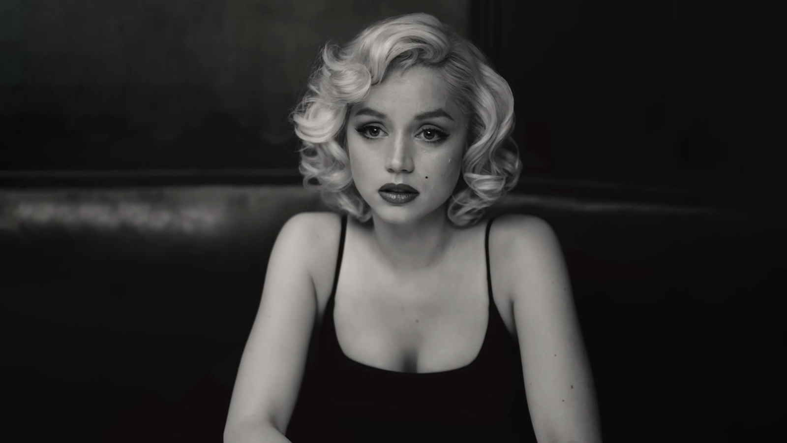Blonde bộ phim 18+ về cuộc đời Marilyn Monroe