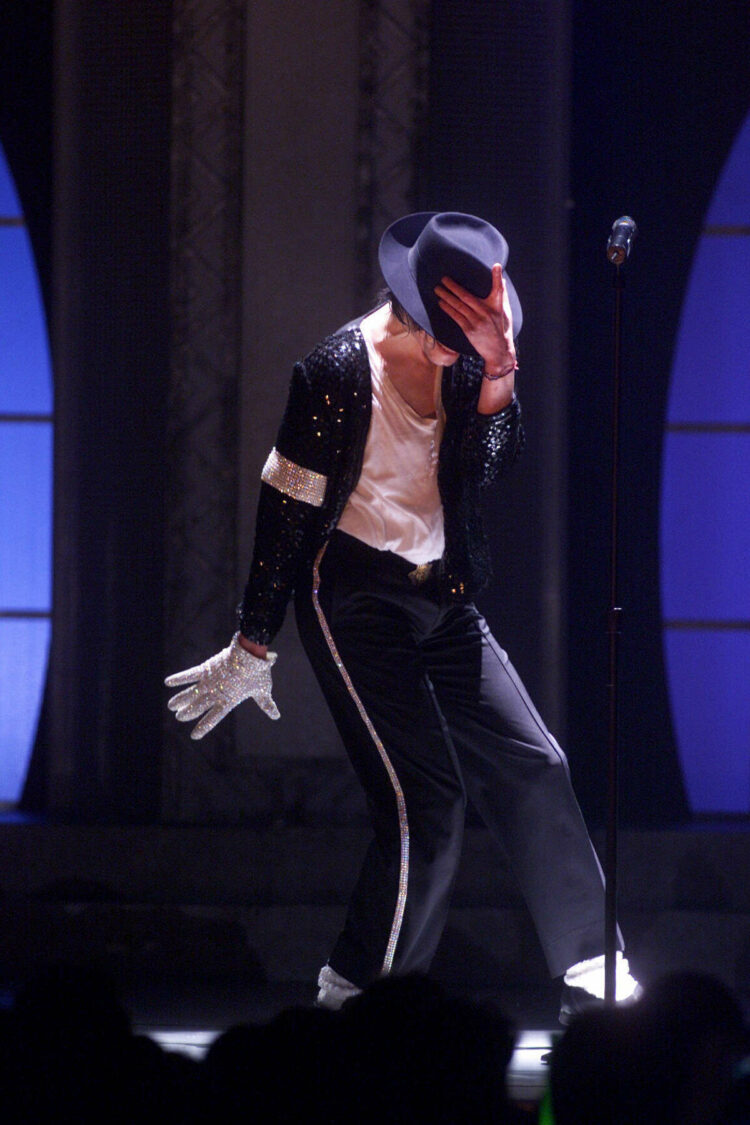 Phong cách thời trang của Michael Jackson