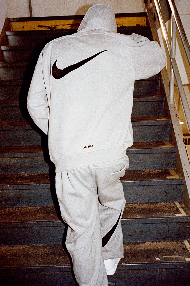 Supreme x Nike Xuân 2025