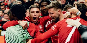 Manchester United và Lyon viết nên sử thi bóng đá