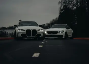 BMW hay Mercedes