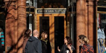 Dries Van Noten bổ nhiệm lãnh đạo mới